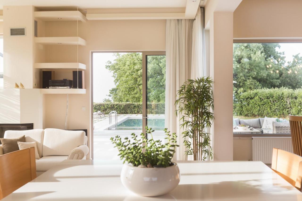 Lux Villa Mia With Heated Pool, 2Km To Beach & Childrens Area! Mikro Metochi Esterno foto