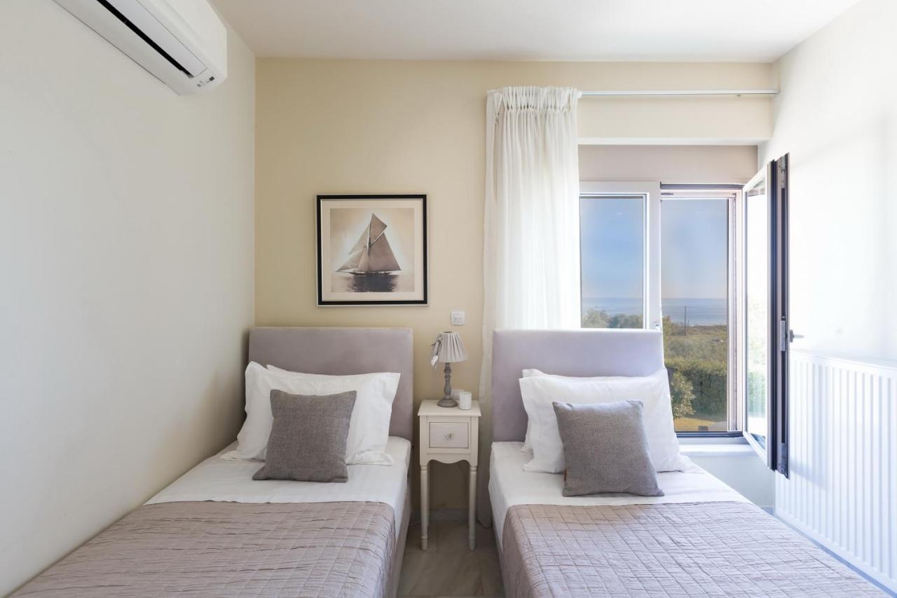 Lux Villa Mia With Heated Pool, 2Km To Beach & Childrens Area! Mikro Metochi Esterno foto