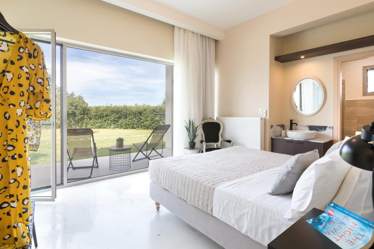 Lux Villa Mia With Heated Pool, 2Km To Beach & Childrens Area! Mikro Metochi Esterno foto