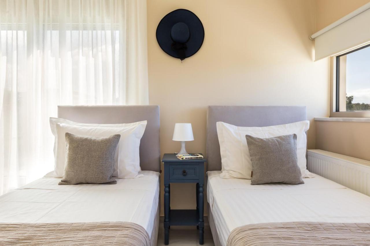 Lux Villa Mia With Heated Pool, 2Km To Beach & Childrens Area! Mikro Metochi Esterno foto