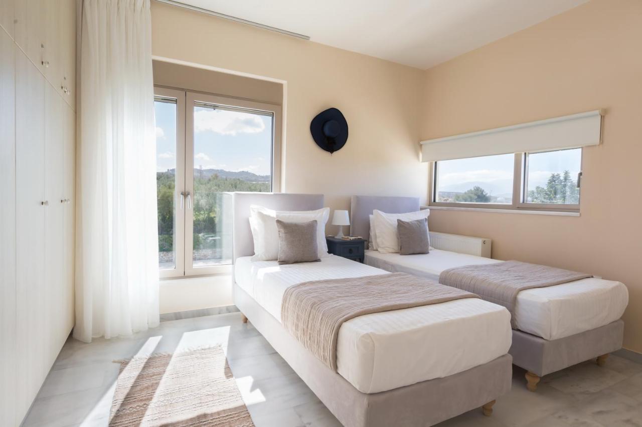 Lux Villa Mia With Heated Pool, 2Km To Beach & Childrens Area! Mikro Metochi Esterno foto